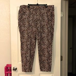 NWT PLUS SIZE LEOPARD PRINT SKINNY LEG REGULAR FIT JEANS : SIZE 22W